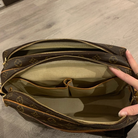 ❤️SOLD❤️ Louis Vuitton Reporter GM Monogram - Picture 8 of 16